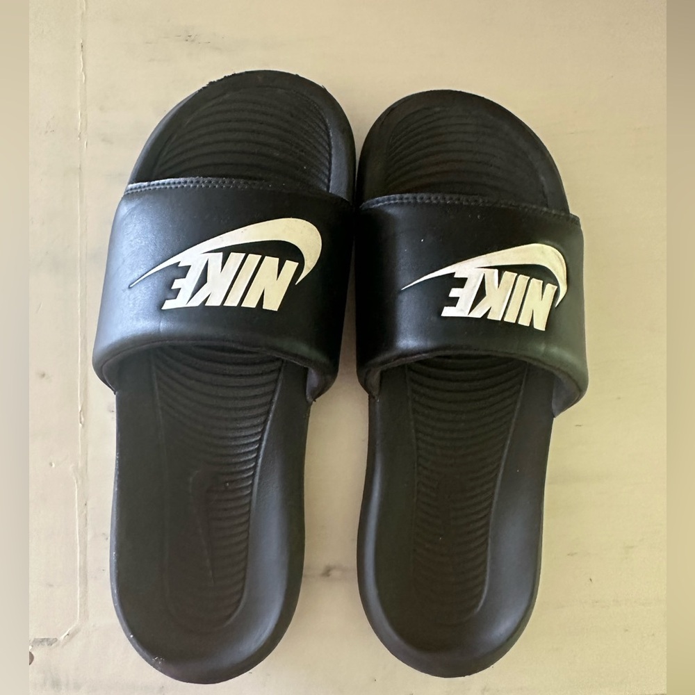 NIKE VICTORI ONE -women’s sandals